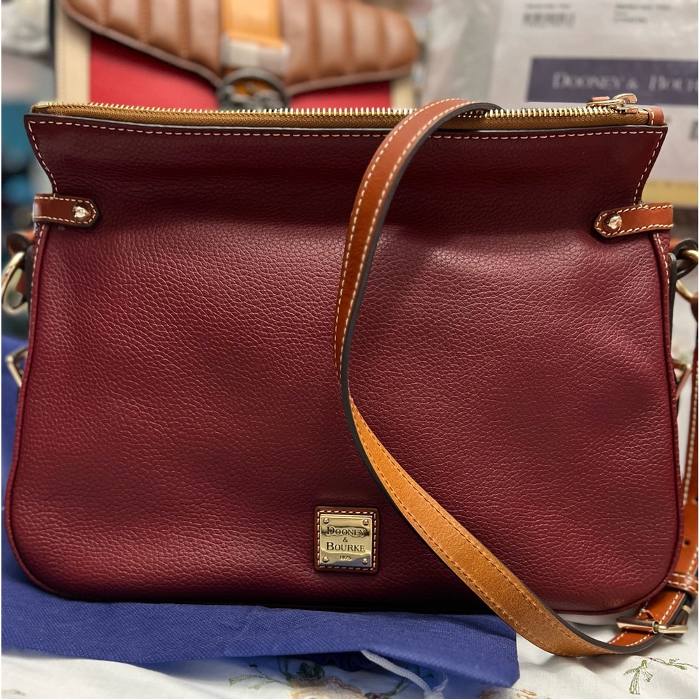 💕 FINAL SALE DOONEY BOURKE Large Pebble Grain Scarlet Crossbody